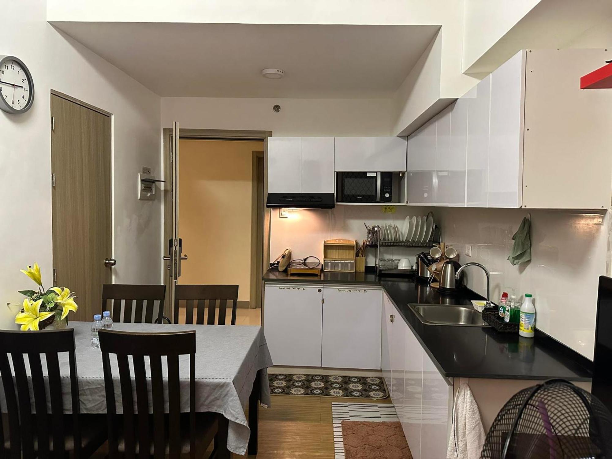 Trig Place At Grace Residence In Taguig City Манила Экстерьер фото